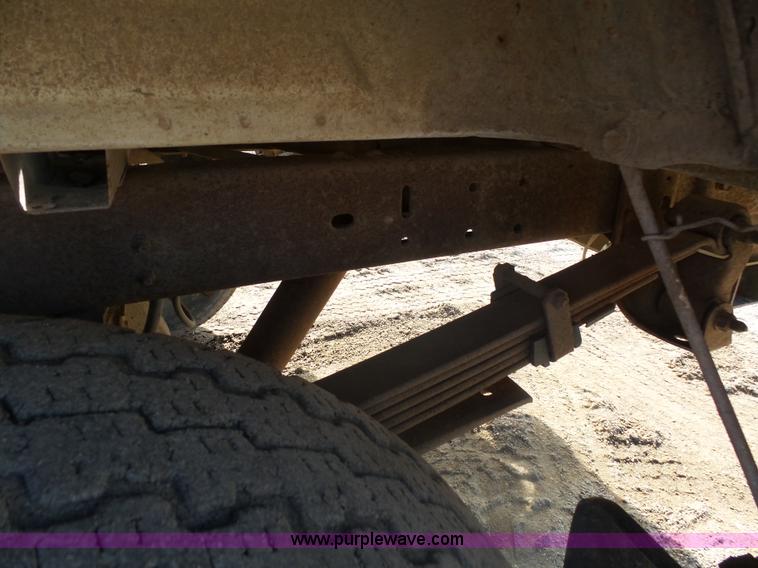 image for item AL9210 2000 Chevrolet C2500 pickup truck