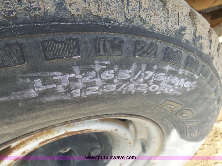 image for item AL9210 2000 Chevrolet C2500 pickup truck