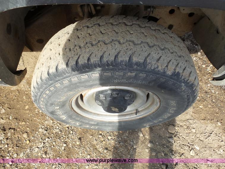 image for item AL9210 2000 Chevrolet C2500 pickup truck