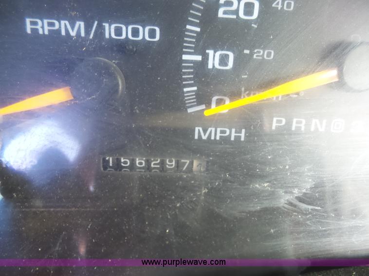 image for item AL9210 2000 Chevrolet C2500 pickup truck