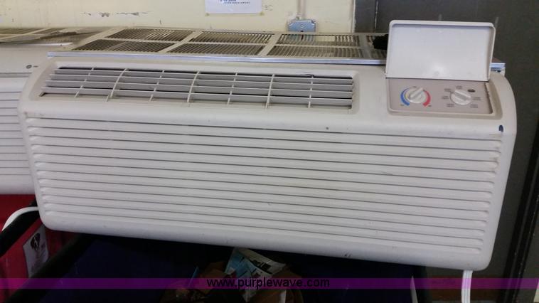 image for item AM9638 (2) Trane P-Tak AC units