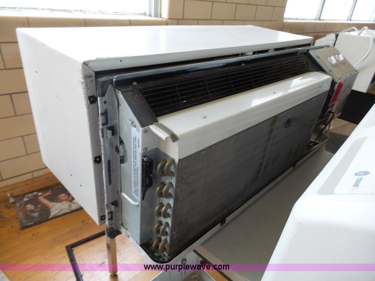 image for item AM9638 (2) Trane P-Tak AC units