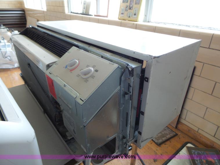 image for item AM9638 (2) Trane P-Tak AC units