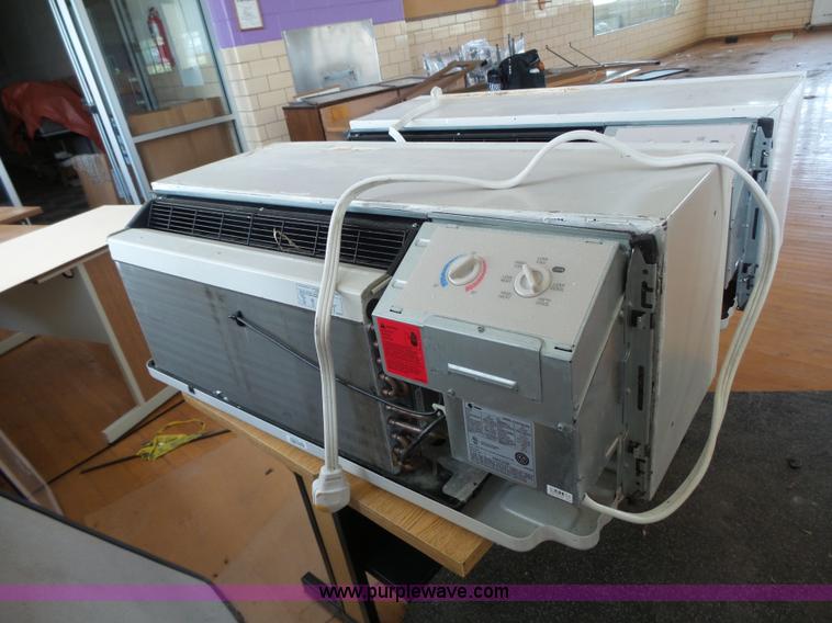 image for item AM9639 (2) Trane P-Tak AC units