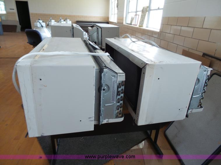 image for item AM9639 (2) Trane P-Tak AC units