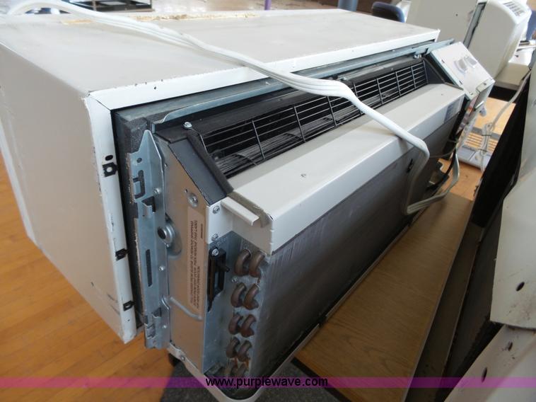 image for item AM9639 (2) Trane P-Tak AC units