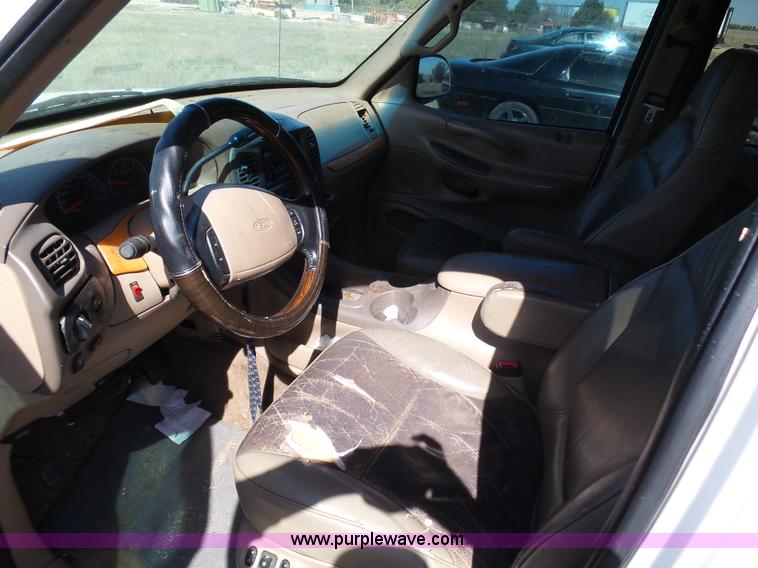 image for item AR9402 1999 Ford Expedition XLT SUV