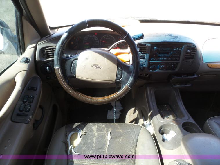image for item AR9402 1999 Ford Expedition XLT SUV