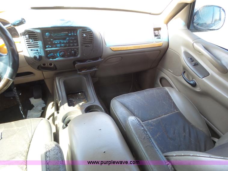 image for item AR9402 1999 Ford Expedition XLT SUV