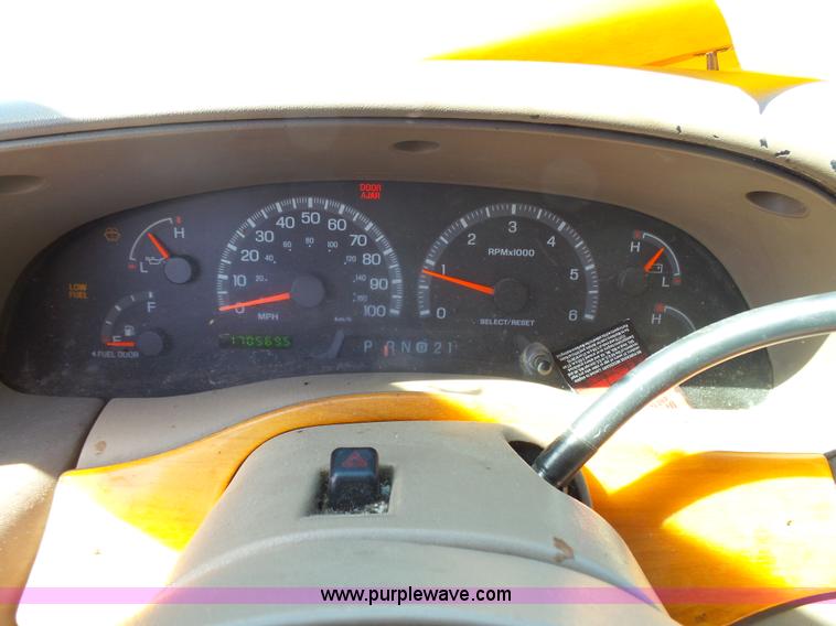 image for item AR9402 1999 Ford Expedition XLT SUV