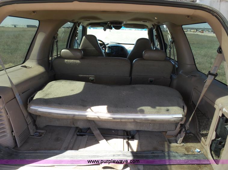 image for item AR9402 1999 Ford Expedition XLT SUV