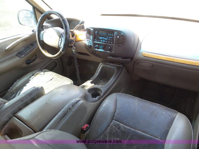 image for item AR9402 1999 Ford Expedition XLT SUV