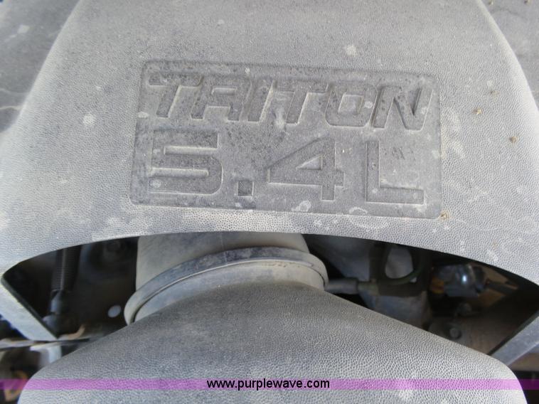 image for item AR9402 1999 Ford Expedition XLT SUV