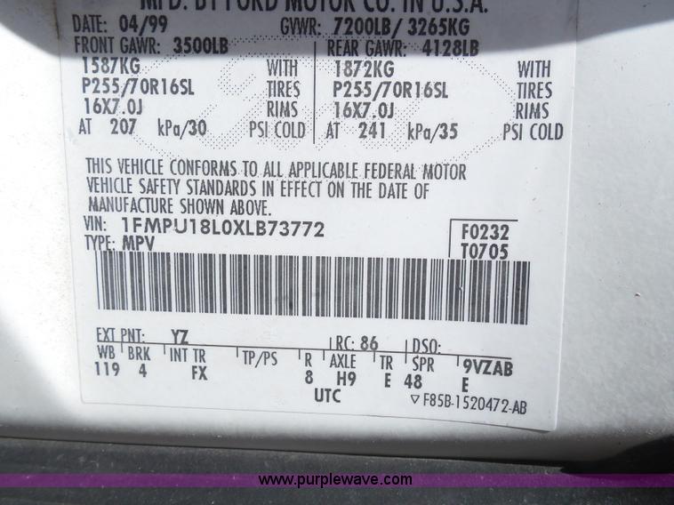 image for item AR9402 1999 Ford Expedition XLT SUV