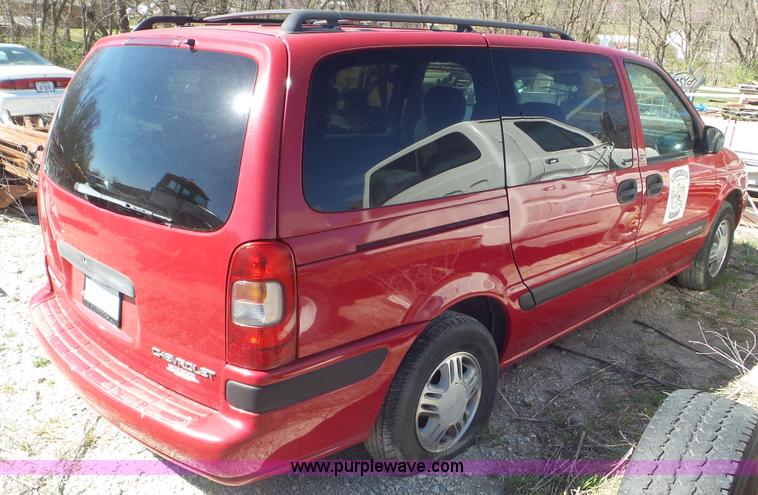 image for item AV9766 2000 Chevrolet Venture Extended van