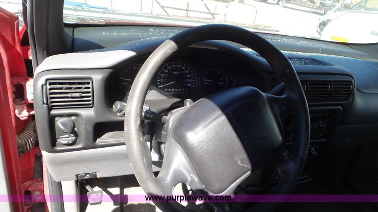 image for item AV9766 2000 Chevrolet Venture Extended van