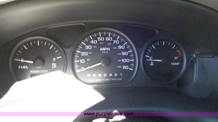 image for item AV9766 2000 Chevrolet Venture Extended van