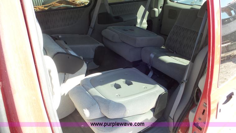 image for item AV9766 2000 Chevrolet Venture Extended van