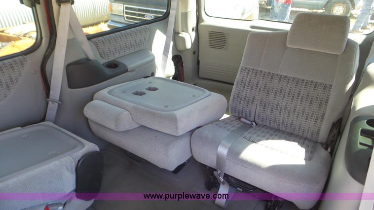 image for item AV9766 2000 Chevrolet Venture Extended van