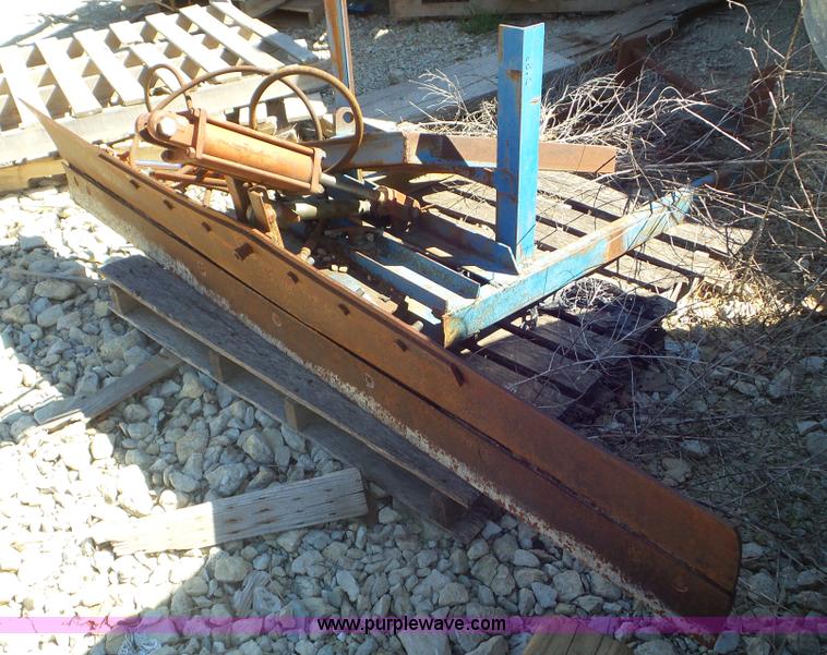 image for item AV9767 Push blade