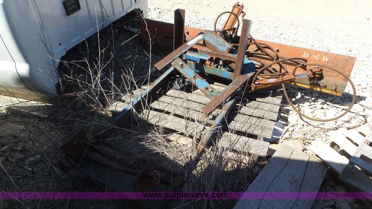 image for item AV9767 Push blade