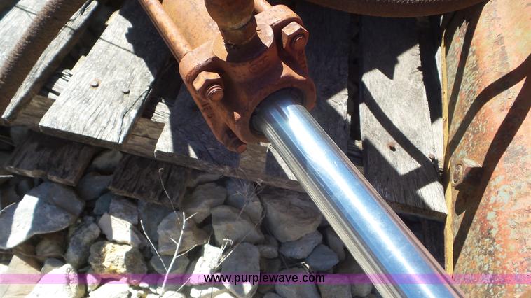 image for item AV9767 Push blade