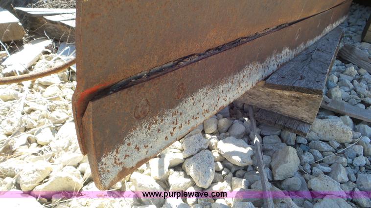 image for item AV9767 Push blade