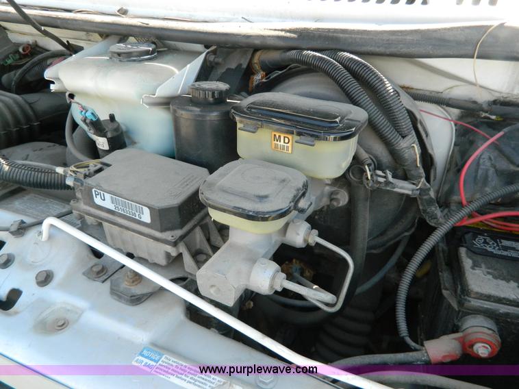 1995 Chevrolet G20 van in Hays, KS Item AX9534 sold Purple Wave