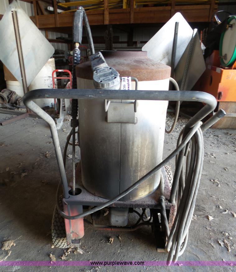 image for item BE9821 Hotsy pressure washer