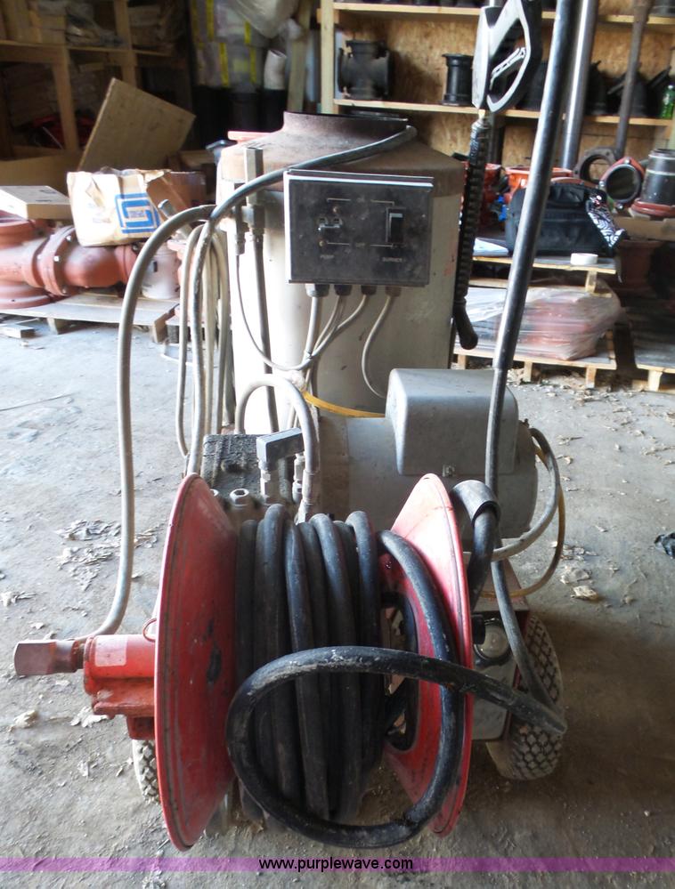 image for item BE9821 Hotsy pressure washer