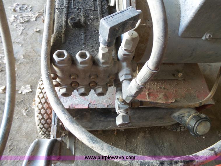 image for item BE9821 Hotsy pressure washer