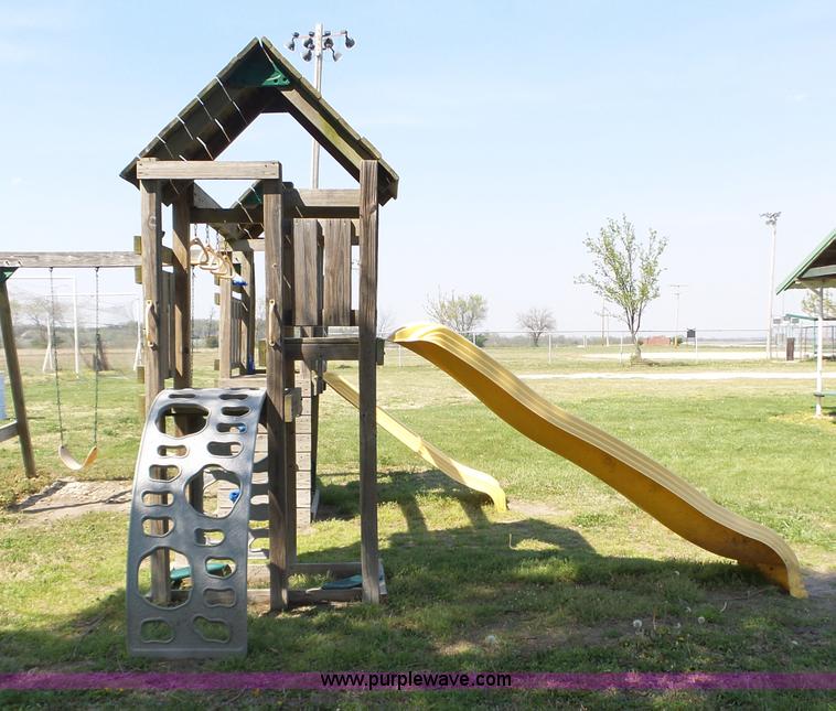image for item BL9530 Playground equipment