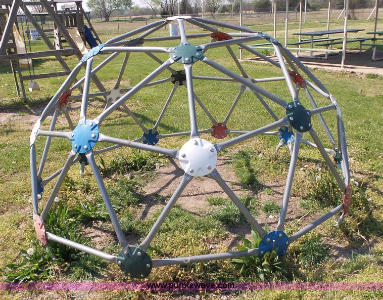 image for item BL9530 Playground equipment