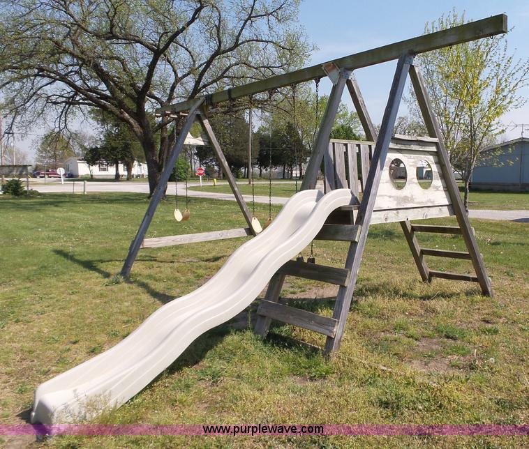 image for item BL9530 Playground equipment