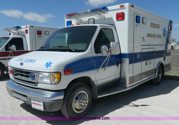 image for item F1270 2002 Ford 801 ambulance
