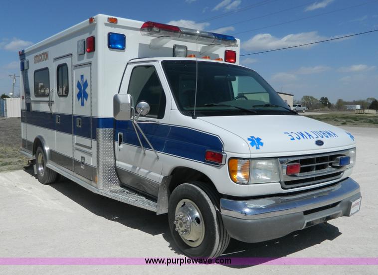 image for item F1270 2002 Ford 801 ambulance