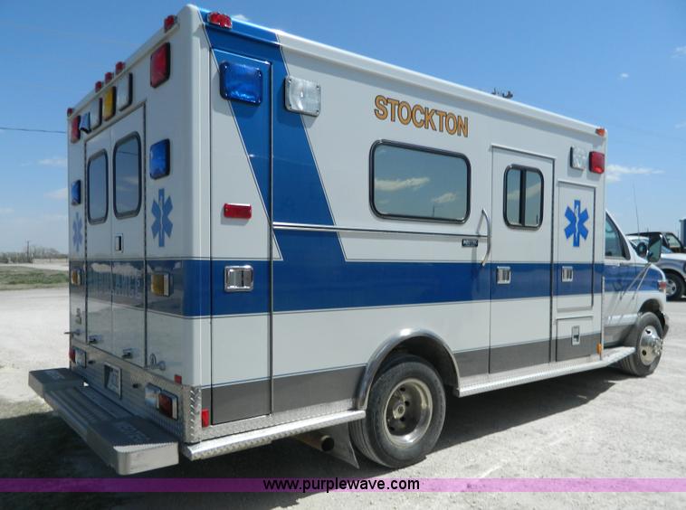 image for item F1270 2002 Ford 801 ambulance
