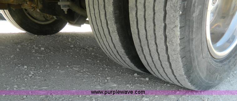 image for item F1270 2002 Ford 801 ambulance