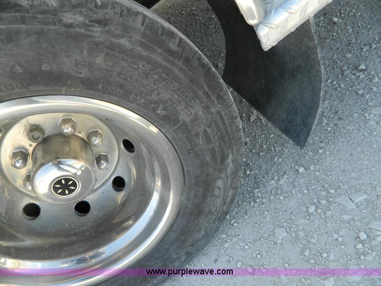 image for item F1270 2002 Ford 801 ambulance