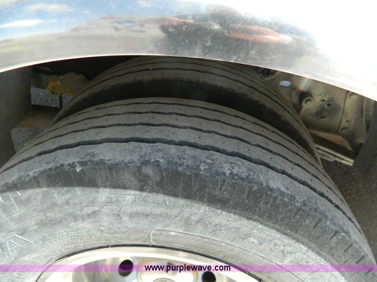 image for item F1270 2002 Ford 801 ambulance