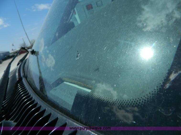 image for item F1270 2002 Ford 801 ambulance