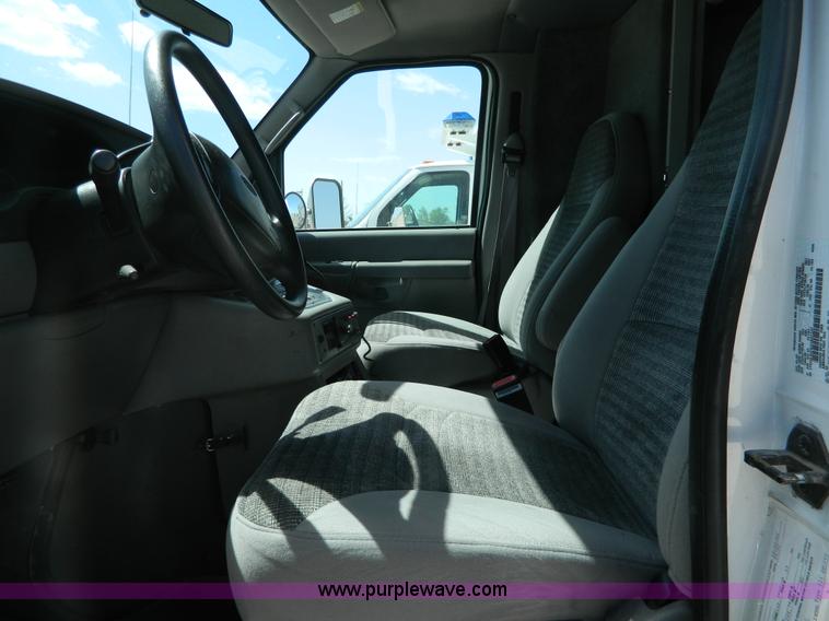 image for item F1270 2002 Ford 801 ambulance