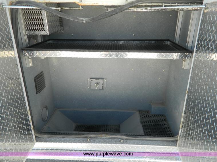 image for item F1270 2002 Ford 801 ambulance