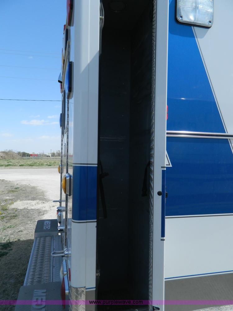 image for item F1270 2002 Ford 801 ambulance