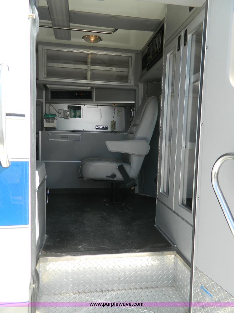 image for item F1270 2002 Ford 801 ambulance