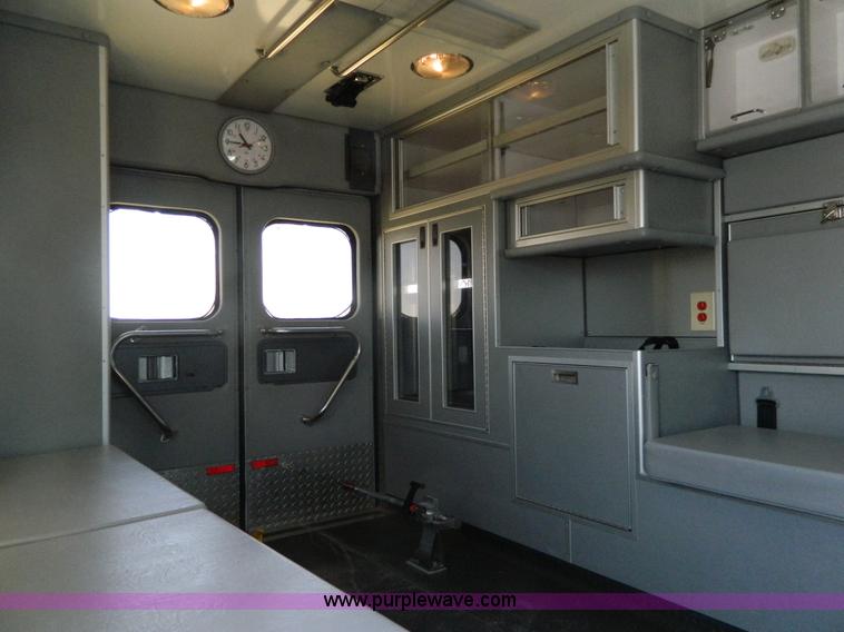 image for item F1270 2002 Ford 801 ambulance