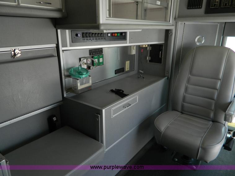 image for item F1270 2002 Ford 801 ambulance