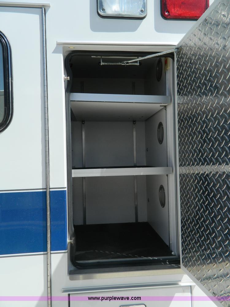 image for item F1270 2002 Ford 801 ambulance