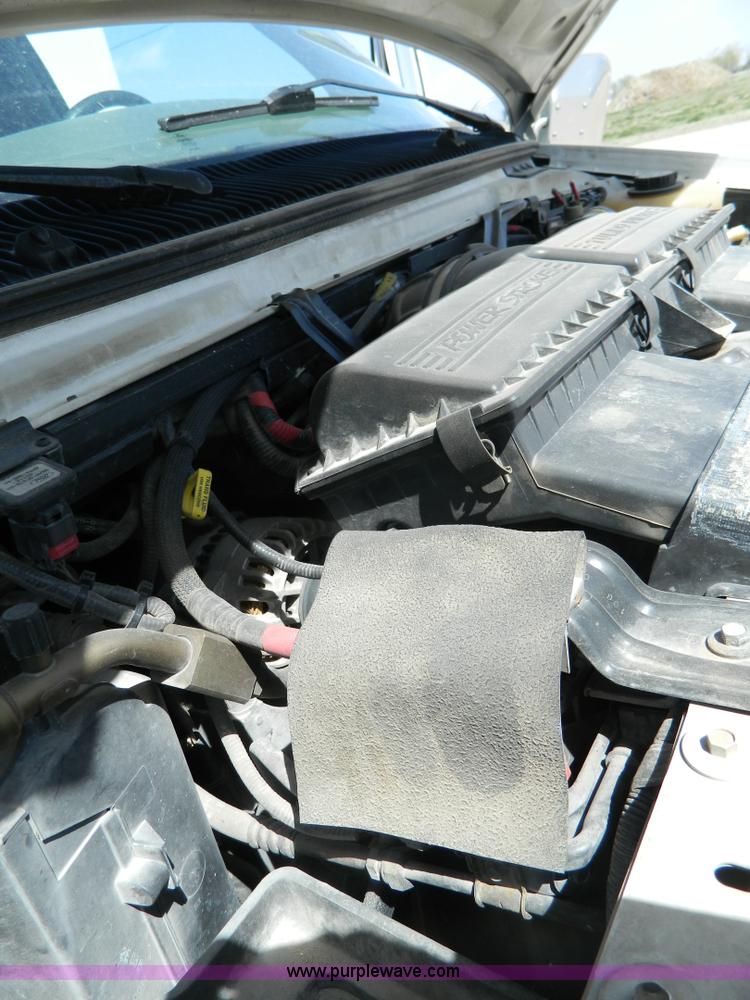 image for item F1270 2002 Ford 801 ambulance