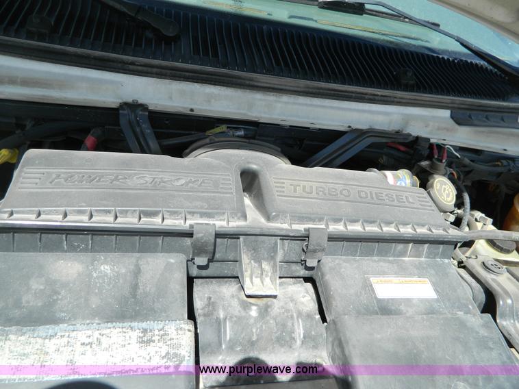 image for item F1270 2002 Ford 801 ambulance